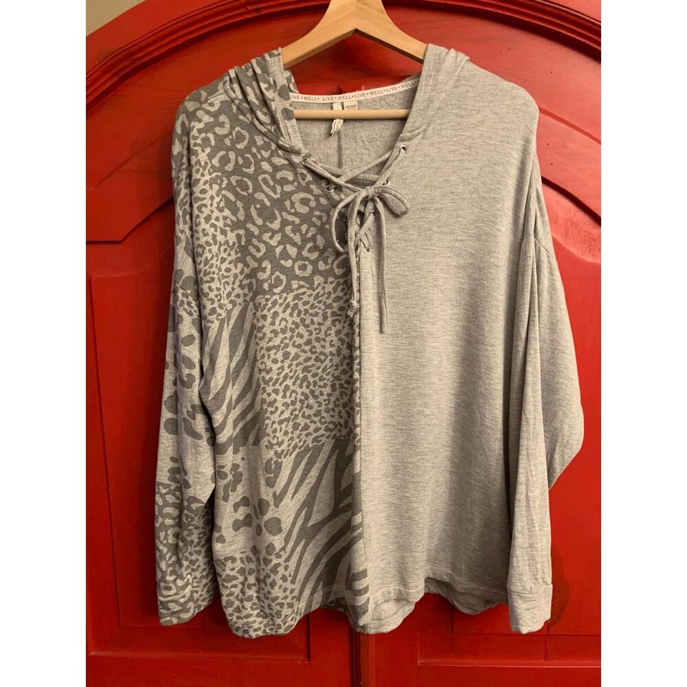 Live Well Lifestyle 14/16 Hoodies Animal Print Leopard Zebra Grey Gray Soft EUC